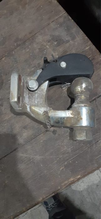 фаркоп на Land Cruiser