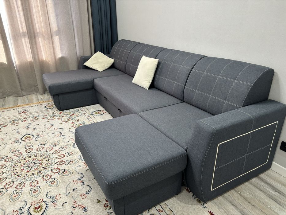 Продам диван в отличном состоянии 3 метра угол меняется