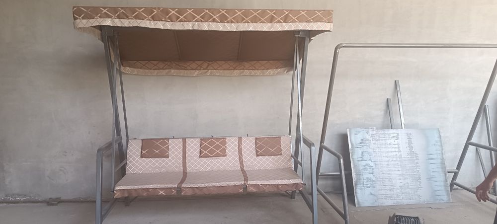 Продаются новые качели для дома.