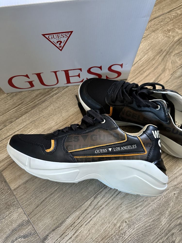 Мъжки обувки Guess