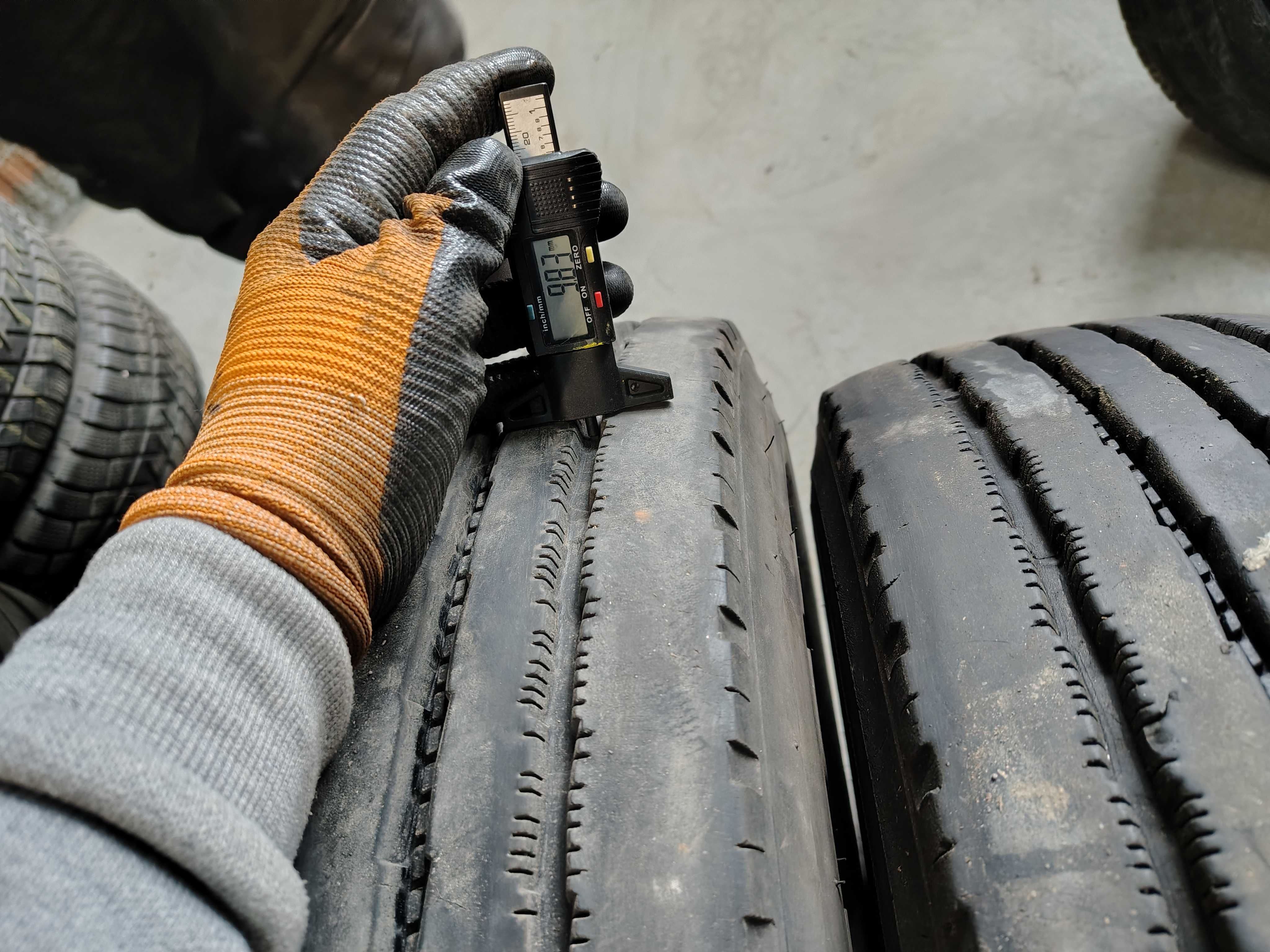 2бр.КАМИОНСКИ ГУМИ предни KUMHO 225 75 17.5 цена за брой