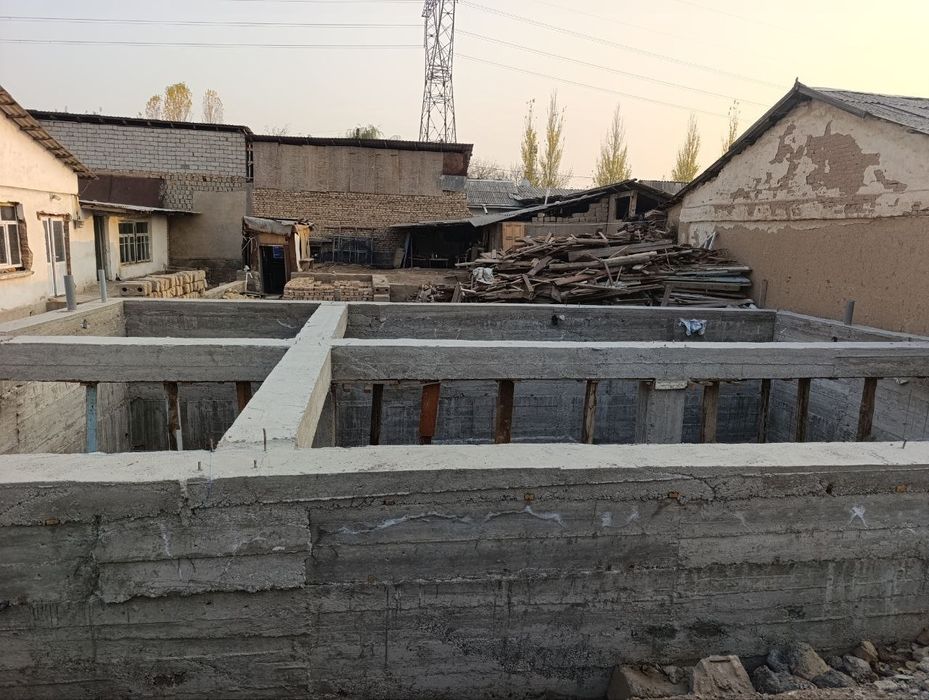 Srochno kibray uchaska sotiladi