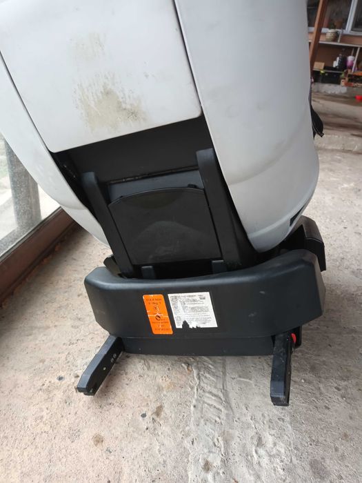 Стол за кола с isofix