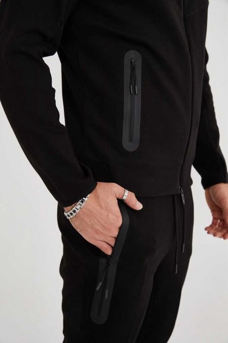Trening Nike Tech Fleece Model NOU l Compleu