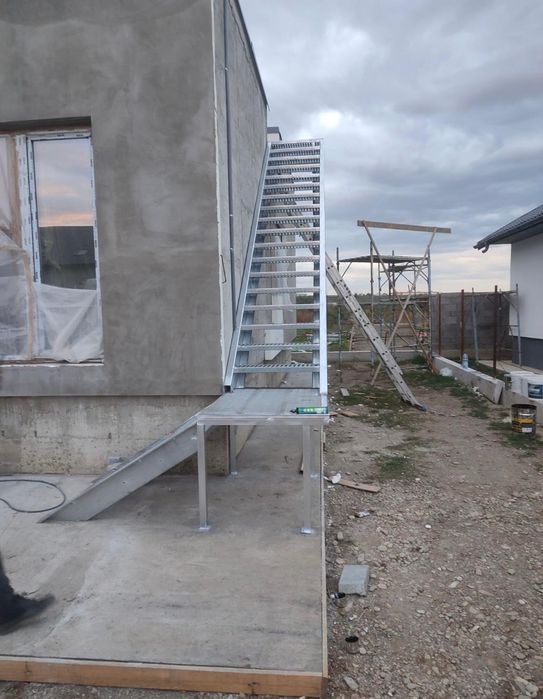 Scara metalica zincata exterioara pt  casa , beci și incendiu ISU