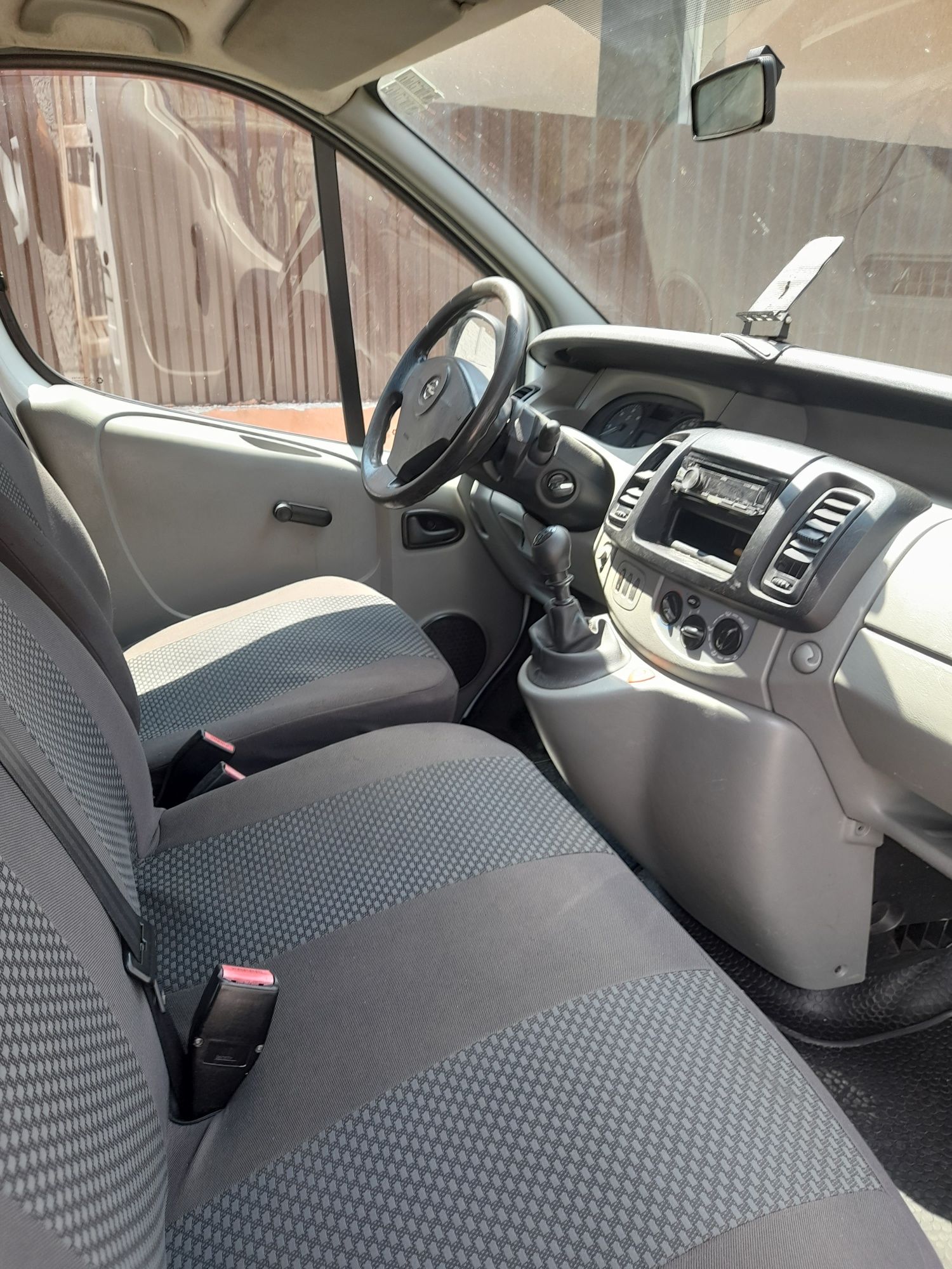 Opel Vivaro 2l, 9 pers , 2010