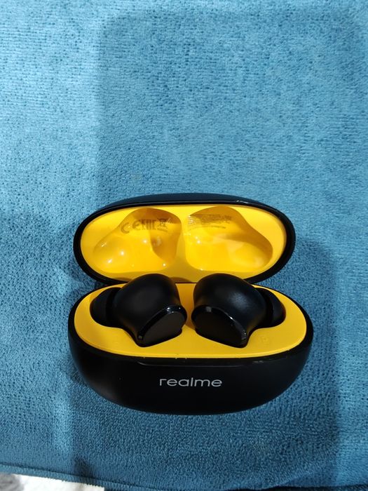 Продам наушники Realme