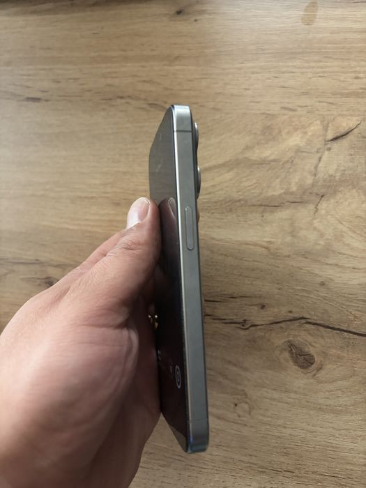 Vand iphone 15 pro  128 gb, natural titanium