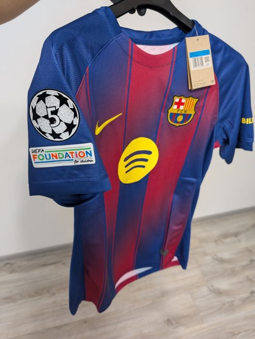 Tricouri fotbal mărimea M.