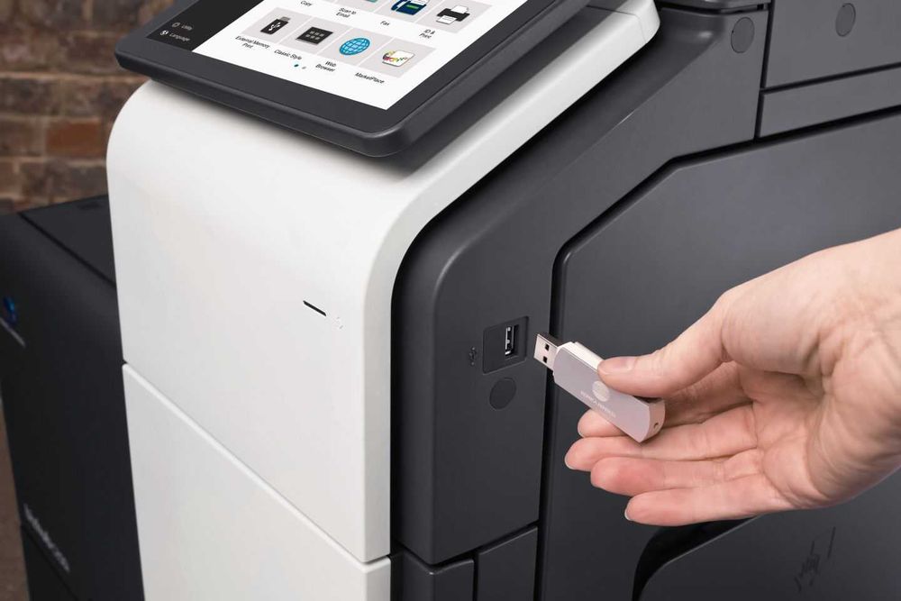 Copiator Color Multifunctional Konica Minolta Bizhub C300i