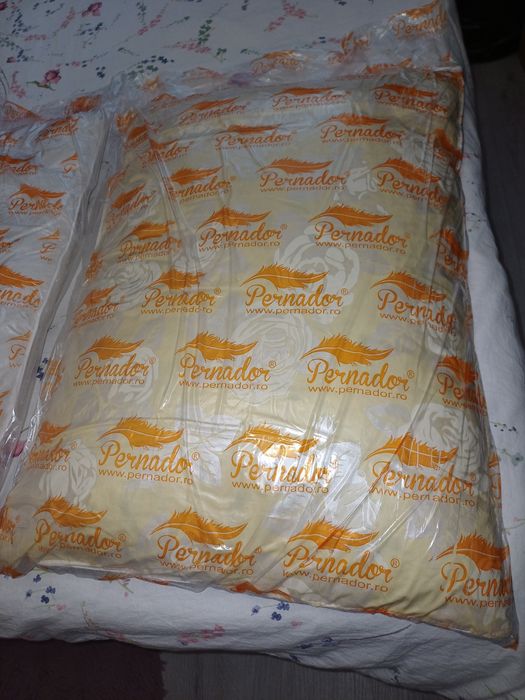 Perne din pene de gașca Pernador dimensiuni  50 cm × 70 cm