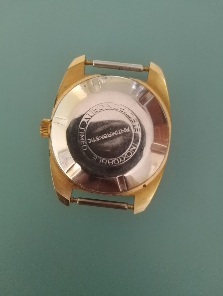Часовник Ruhla antimagnetic
