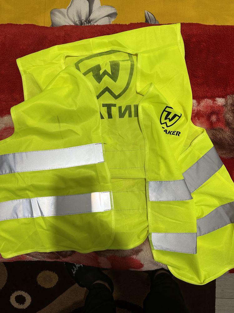 Jacheta vestă reflectorizantă WinTaker/WinTruck și 4 brelocuri