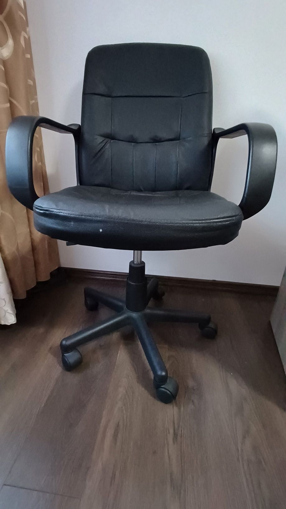Masutā de birou  + scaun birou rotativ ergonomic