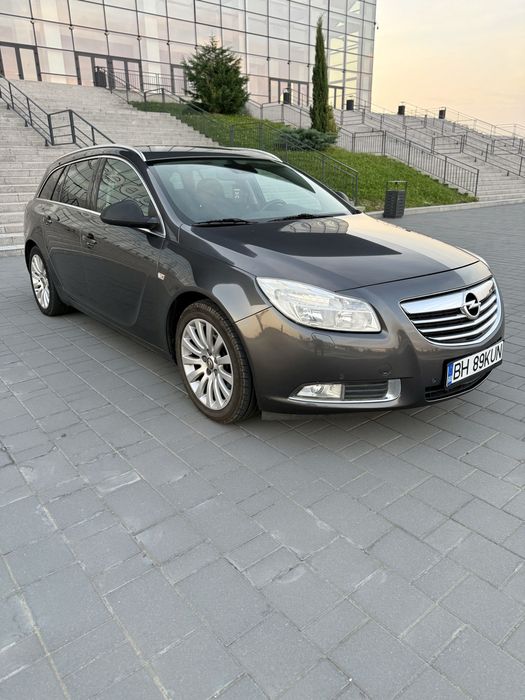 Opel Insignia 2.0 Turbo Benzină – 220 CP – Manuală 6+1 – 2010
