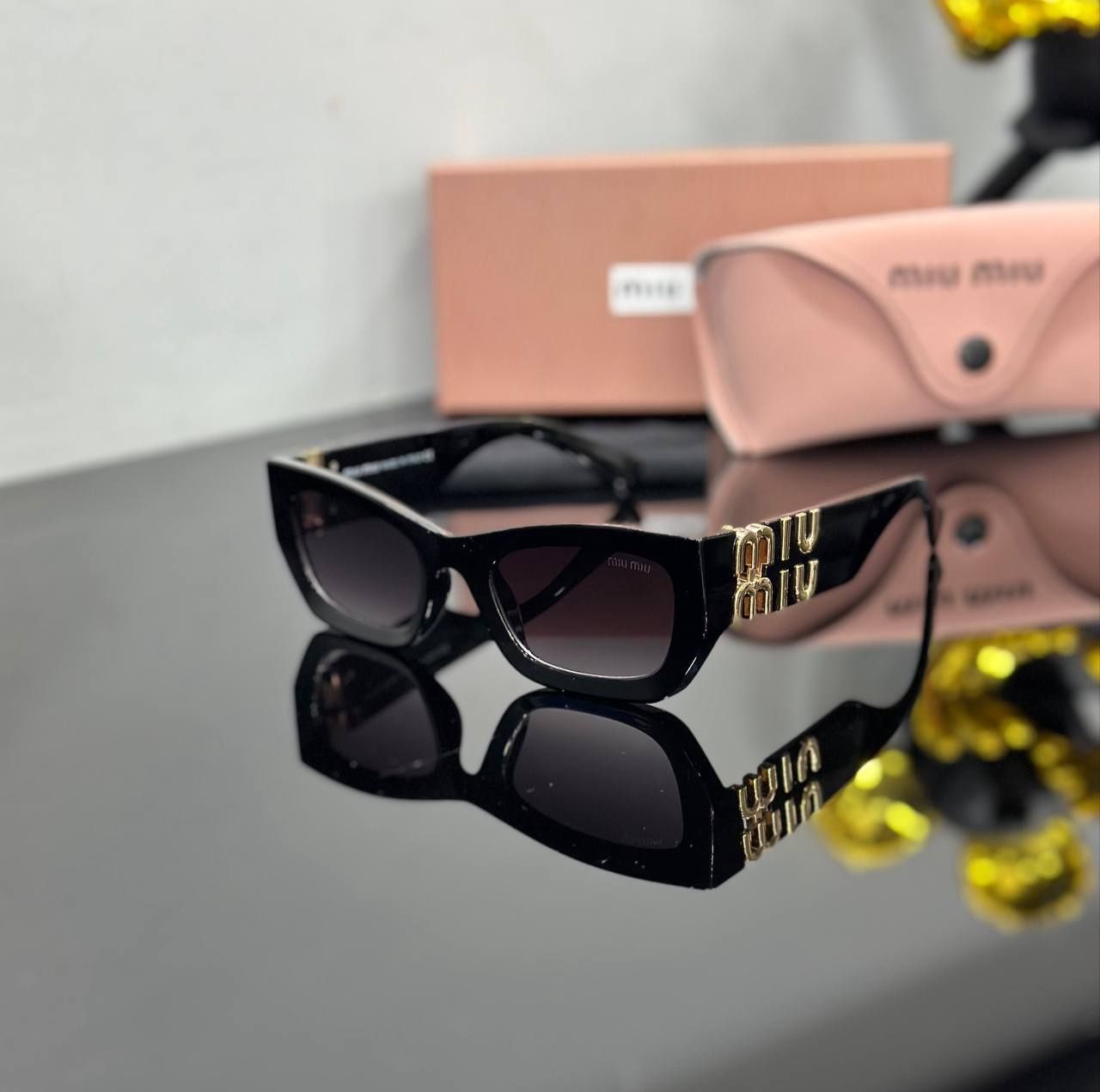 Слънчеви очила – Miu Miu, Prada, Fendi