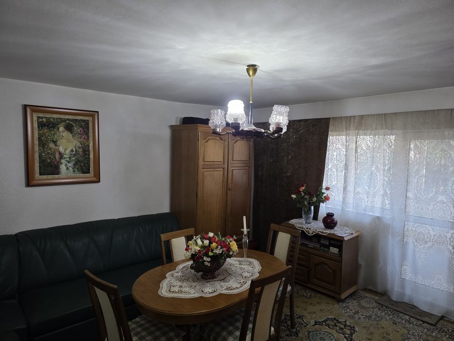 Apartament 3 camere de vânzare