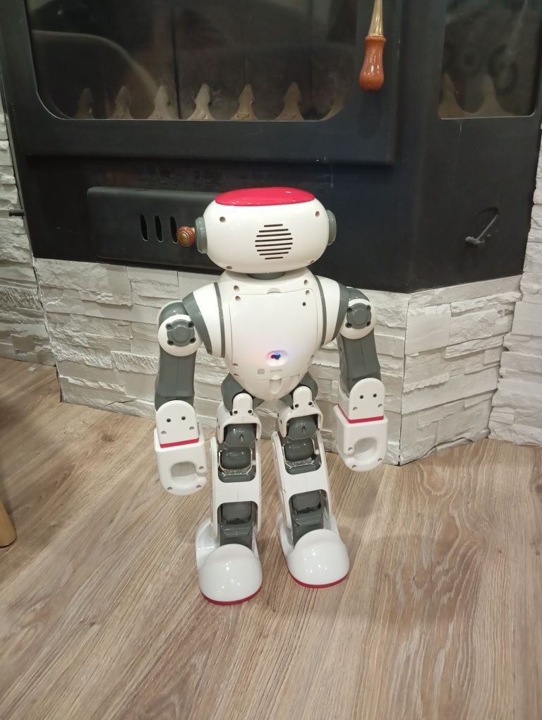 Хуманоиден робот Dobi robot