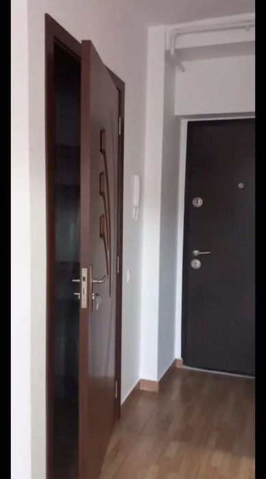 Închiriez apartament