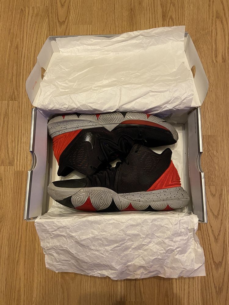 Nike Kyrie 5 mărime 44.5