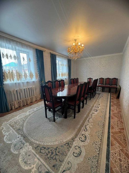 Продам коттедж на Курмыше (200 квадратов, двор на два хозяина)