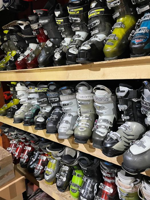 Schiuri skiuri ski clapari skiuri