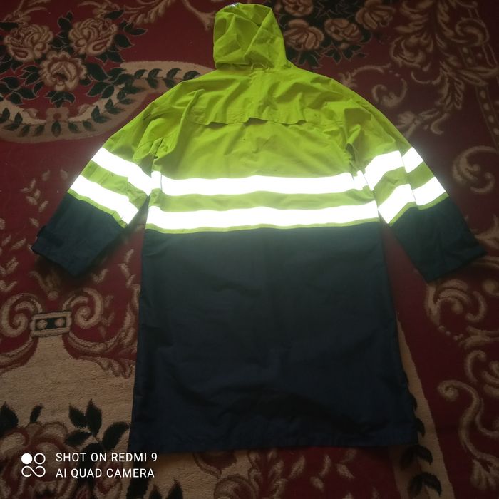 Плащ  дождавик сотилади