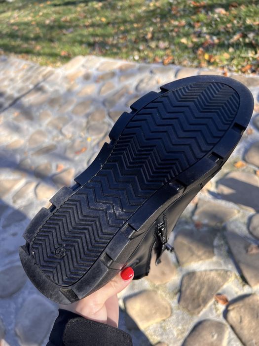 Ghete piele, marimea 35