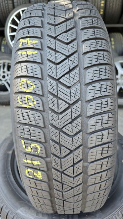4 anvelope iarnă Pirelli 215/60/17 - 6 mm