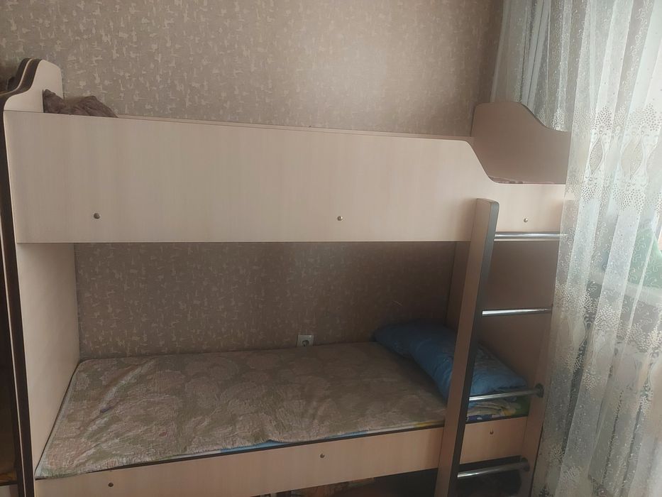 Двухярусная кровать