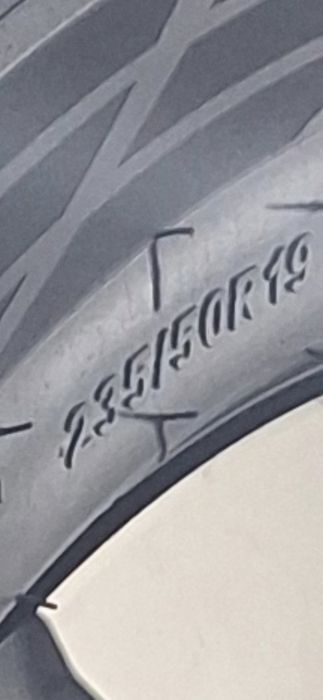 Продам комплект летних шин Giti 235/50/R19