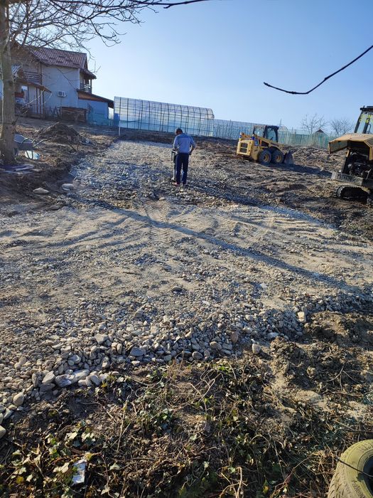 Execut lucrări cu Miniexcavator și bobcat