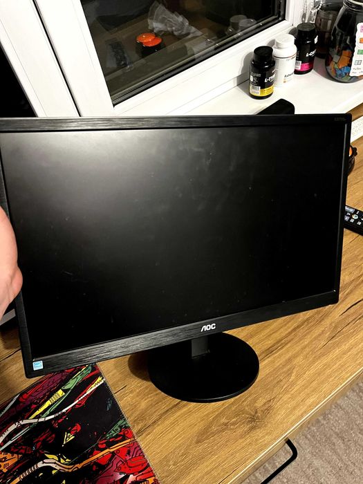 PC Gaming i7 + RX550 + Monitor + RGB + PS4 Controller-Full Pachet!
