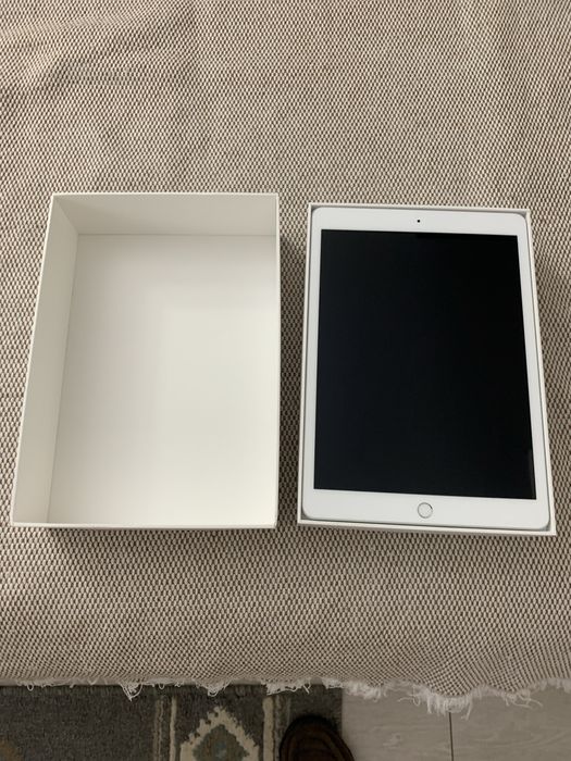 iPad 7th Generation- Wi-Fi, 32 GB - Stare Excelenta - doar Zalau