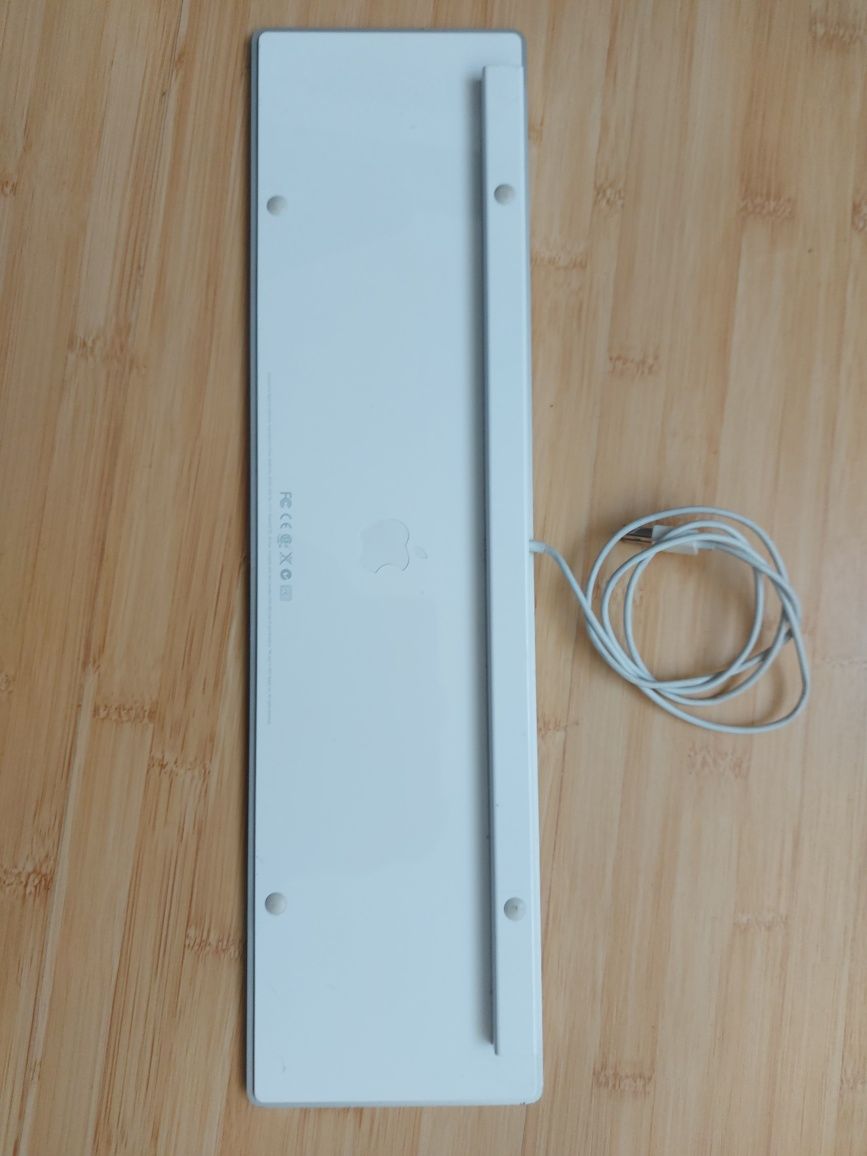 Tastatură Apple model A12437 Emc2171 în perfectă stare de funcționare