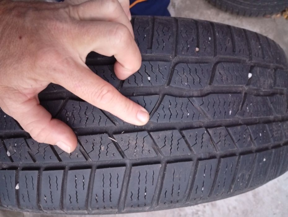 Vand anvelopa de iarna Continental 215/60 R17