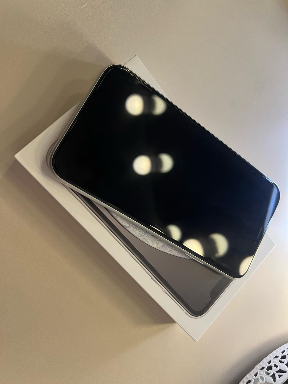 Vand telefon  iphone XR