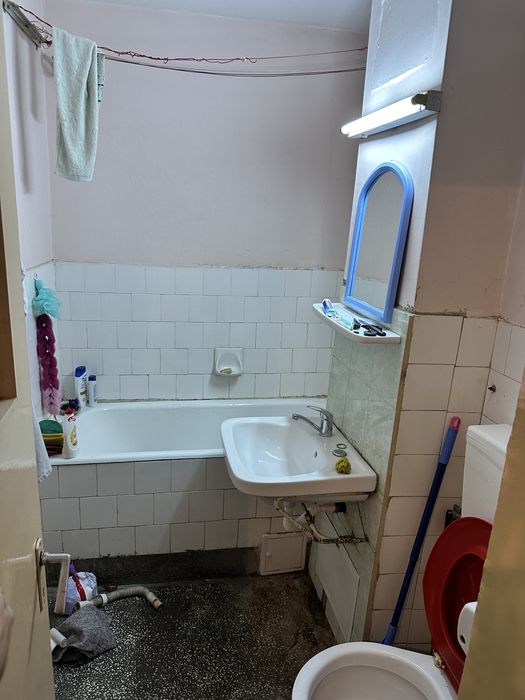 Inchiriez apartament 3 camere