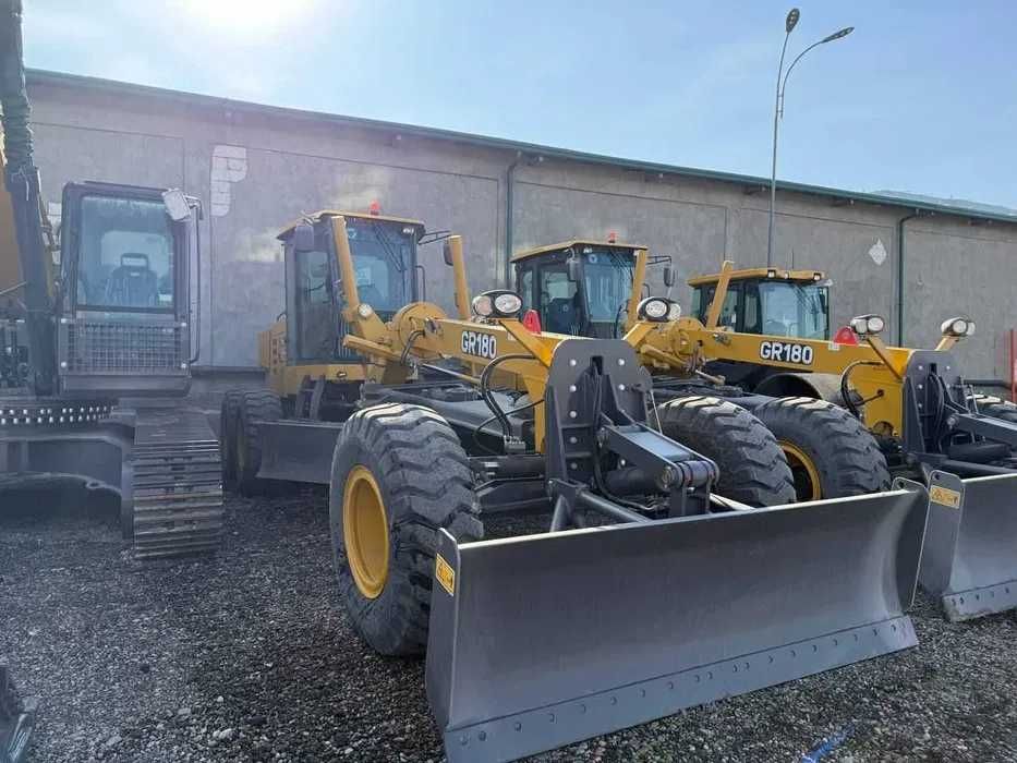 Автогрейдер XCMG 180