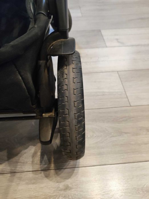 Vând sistem cărucior 3 in 1 Peg Perego