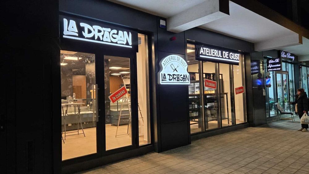 Caseta luminoasa personalizata – Producție, design și montaj