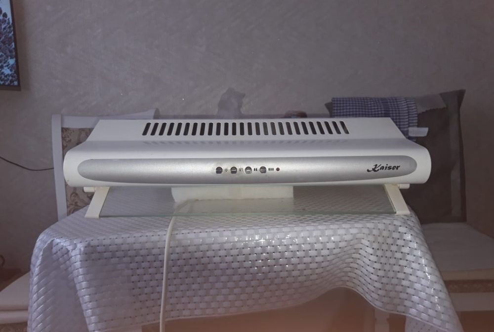 Продам вытяжку Кайзер