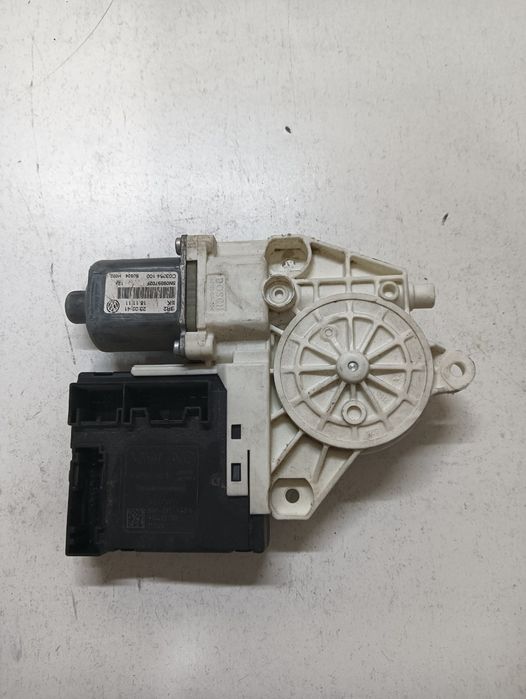 Motoras geam pivotant stanga fata VOLKSWAGEN TIGUAN 5N_ 2007 - > 3c095