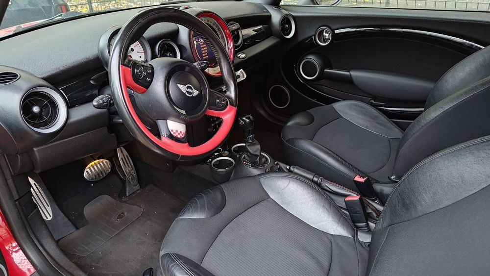 Vând Mini Cooper S - Special Edition