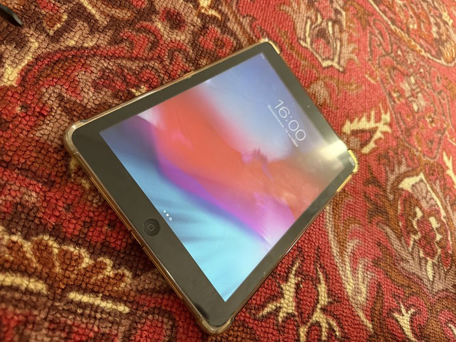 iPad Air продается