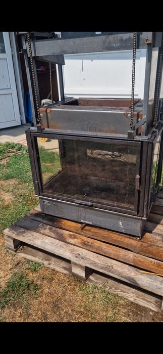 Focar semineu cu 3 laturi