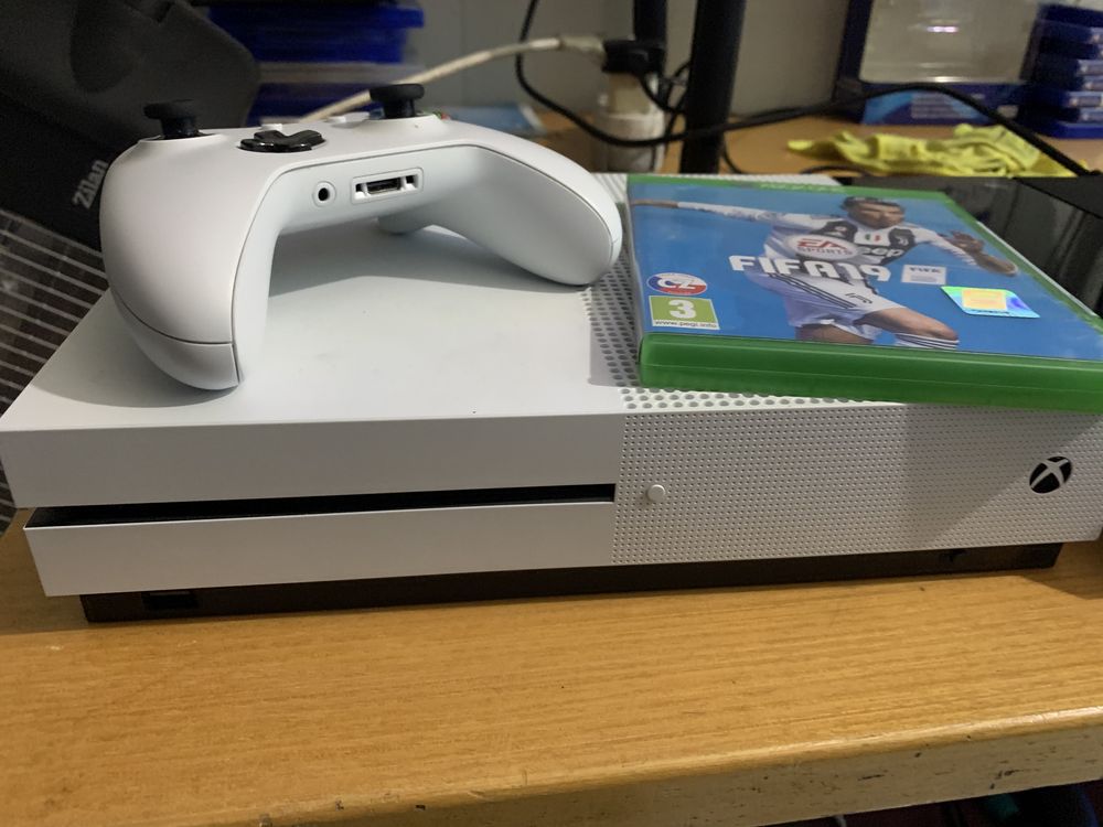 Xbox one s impecabil ! Schimb cu ps 4 playstation 4