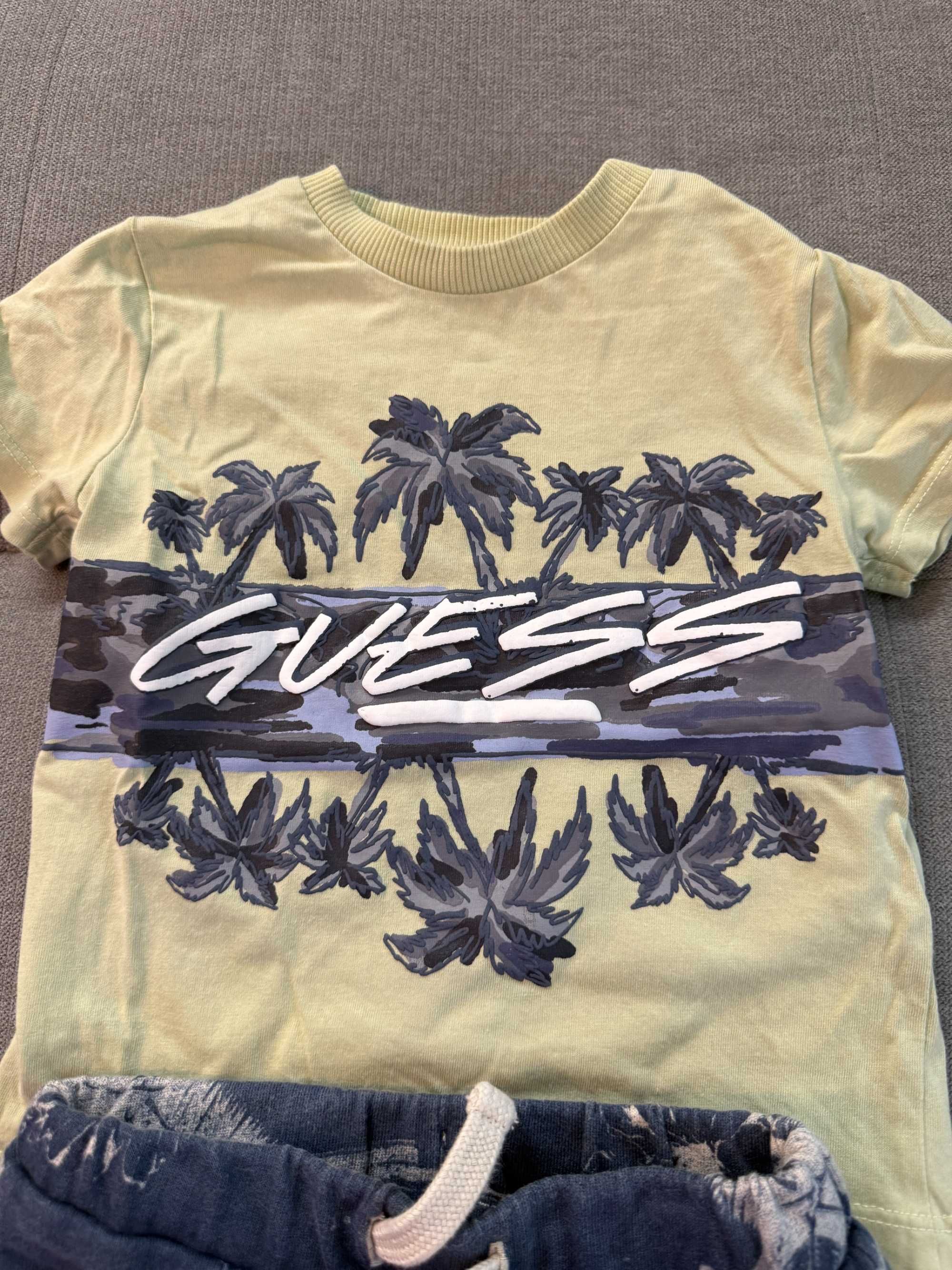 Set Pantaloni scurți + Tricou Guess floral, băiat, M86, 18 Luni