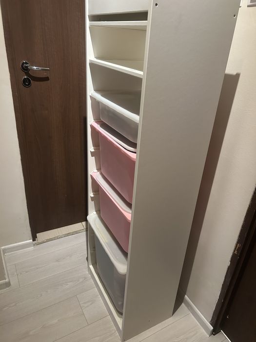 Ansamblu depozitare cu cutii si polite ikea