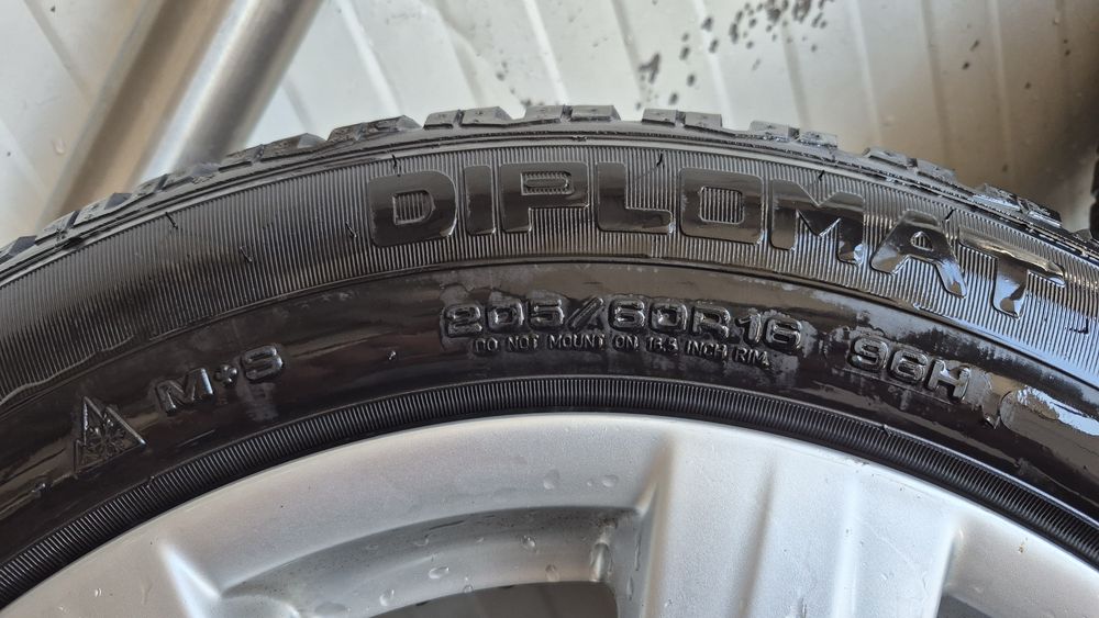 Jante originale AUDI A4 B8, cauciucuri de iarna 205/60 R16